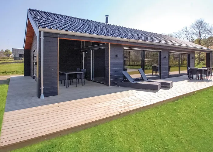 With A Fireplace 08 هادرسليف